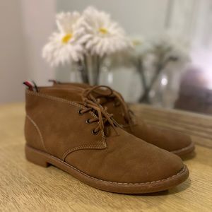 Tommy Hilfiger Chukka Boots - Size 6